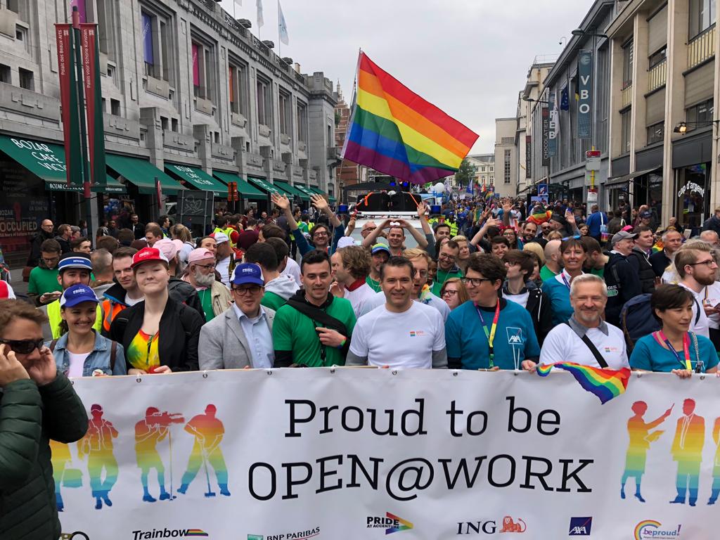 axabelgium's tweet photo. At AXA #ICanBeMe ! Nous soutenons la #DiversitéEtInclusion Ce sont la personnalité, les compétences et les talents qui font la différence @TheBelgianPride #ProudToBeAXA https://t.co/Dipyx0ntle