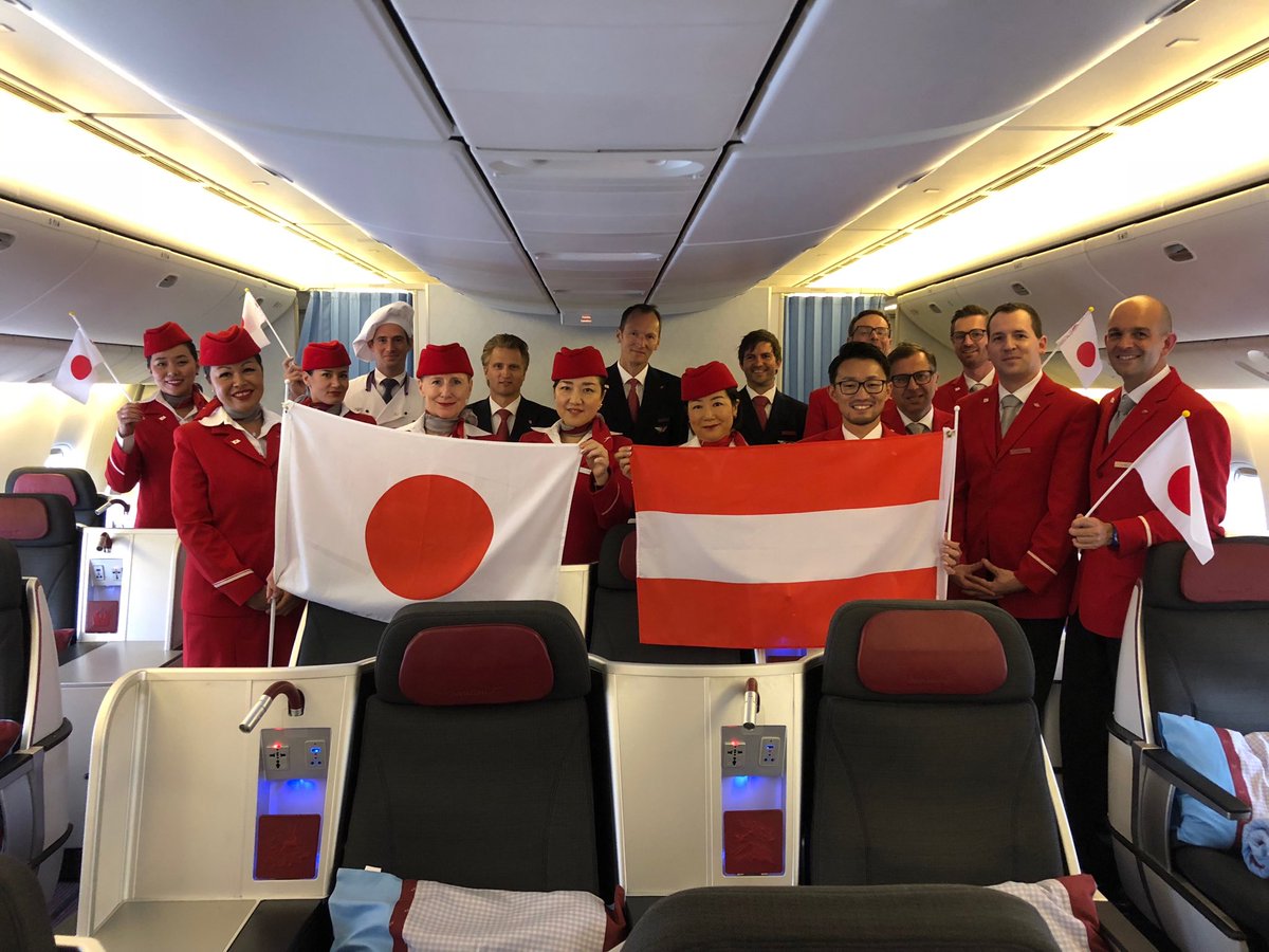 shigeaki_sss's tweet photo. #ウィーン -東京(成田)の直行便✈が再開されて、ウィーン市内で日本人旅行者が若干増えたようだ🚶👧👵🏻📸
#os52 #os51 https://t.co/nCNclF91Ng