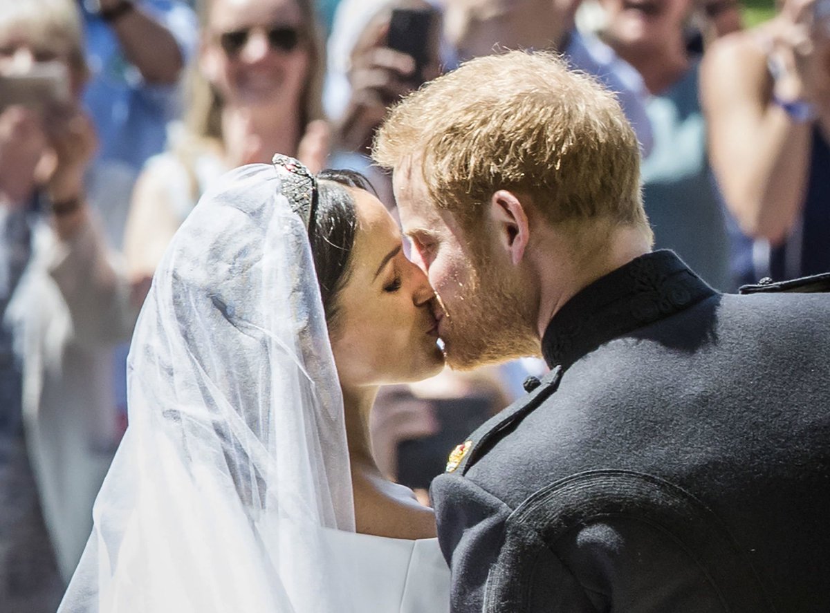 stevetosin's tweet photo. The #RoyalKiss 😘 They lived happily ever after... 

#royalwedding https://t.co/prhFDmB32t