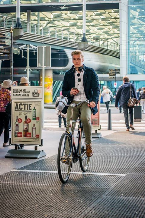 HaagseFietsChic's tweet photo. I really do like the modern redesign of Central Station, but hope city preserves the history &amp; nostalgia of Holland Spoor Station. #HaagseFietsChic #FietsChic #LovesBikes #CycleChic #DenHaag #TheHague #haag #fiets #chic #bicycle #citycycling #bikefashion #pedal #photo #photo… https://t.co/dB3EyfP6Oq