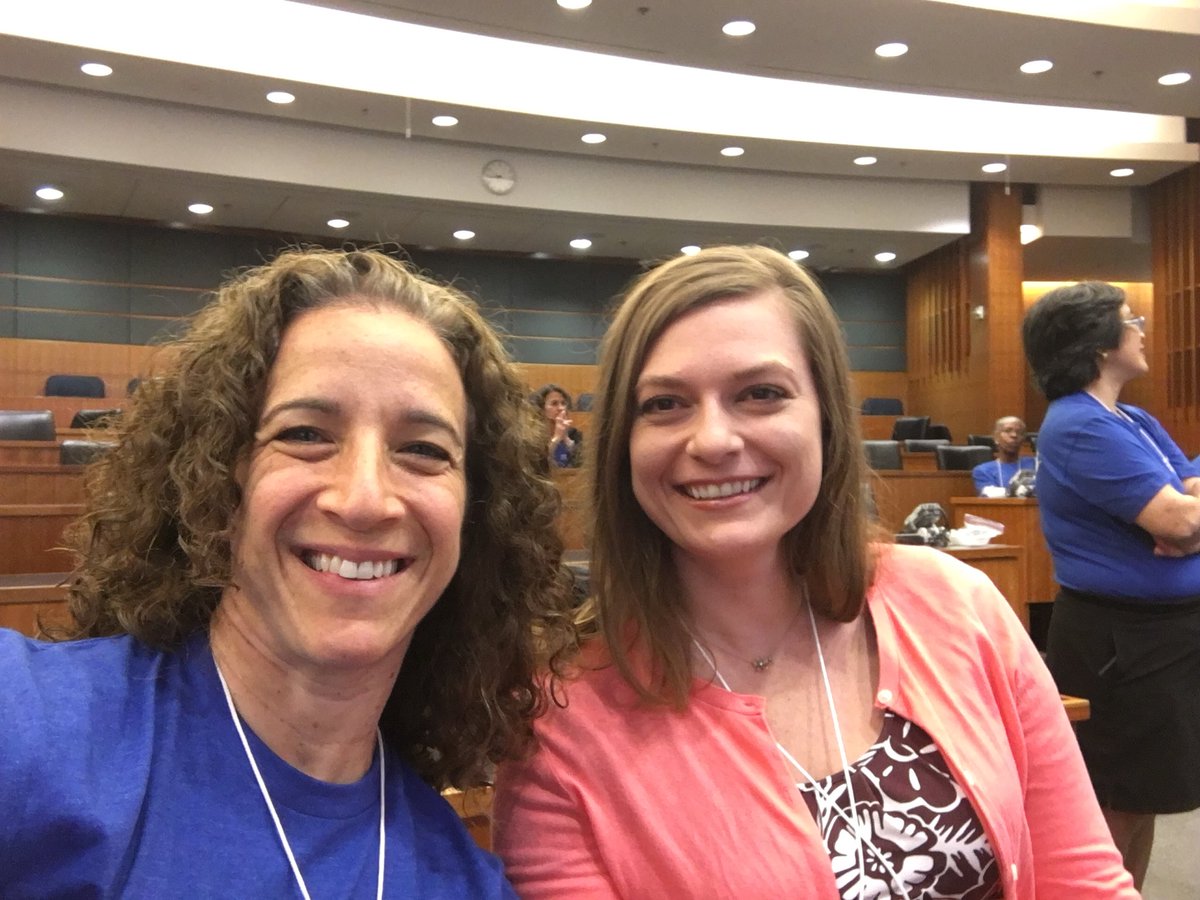 jessiet1023's tweet photo. Hanging out with @FancyScientist to promote and encourage #womenInStem #girlsInStem #GSStemDayDuke https://t.co/eHKdOEDkt4