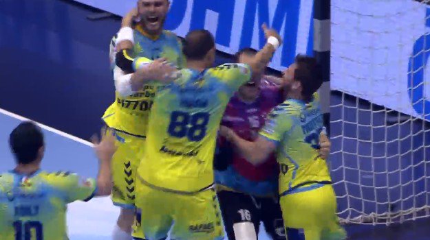 HandNews_Live's tweet photo. Popescu fait l'arrêt et SAINT RAPHAEL EST EN FINALE #EHFCupFinals https://t.co/evFHRG1ROX