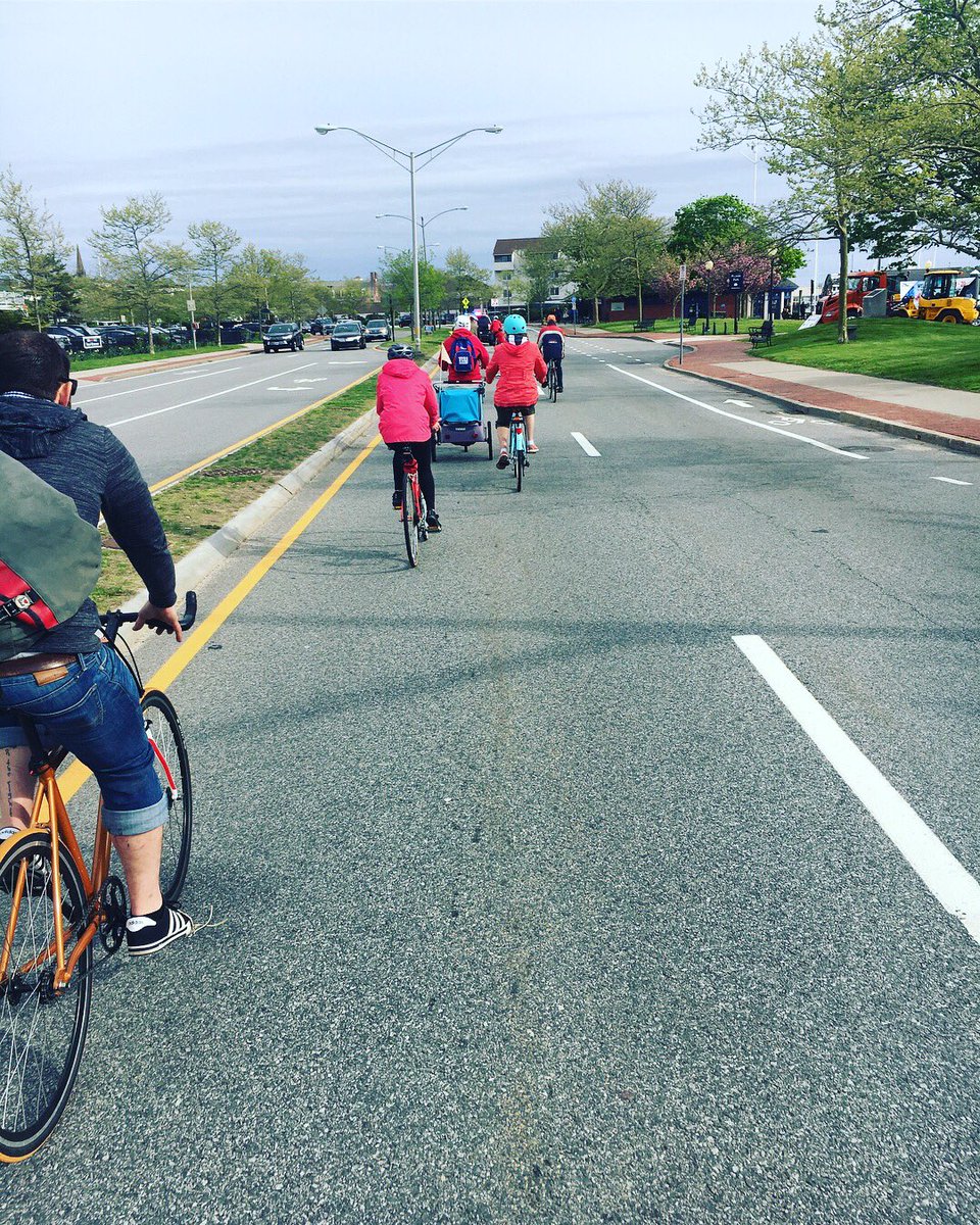 BikeNewportRI's tweet photo. Can we have police-escorted rides through Newport everyday please?
Thanks to @NewportRIPolice on Bike to Work Day yesterday. We felt very special! #biketoworkday2018 #bikemonth https://t.co/DJLZ3s6RfC