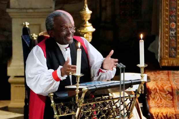 HandpickedSo's tweet photo. @BishopCurry in the US that type of sermon may be normal but at a #RoyalWedding it’s exceptionally refreshing.  Fabulous facial expressions from the @RoyalFamily #Change #UkHR https://t.co/i99s5Uie0T