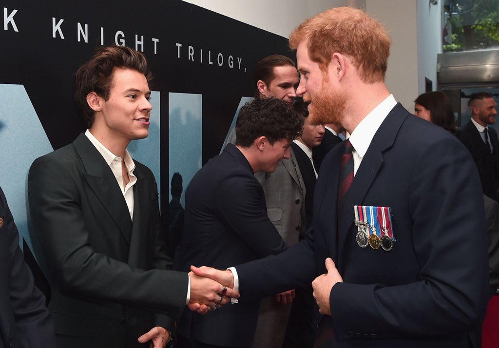 vitapensata_'s tweet photo. Gli Harry che amiamo. #RoyalWedding https://t.co/DvzEkzOVFs