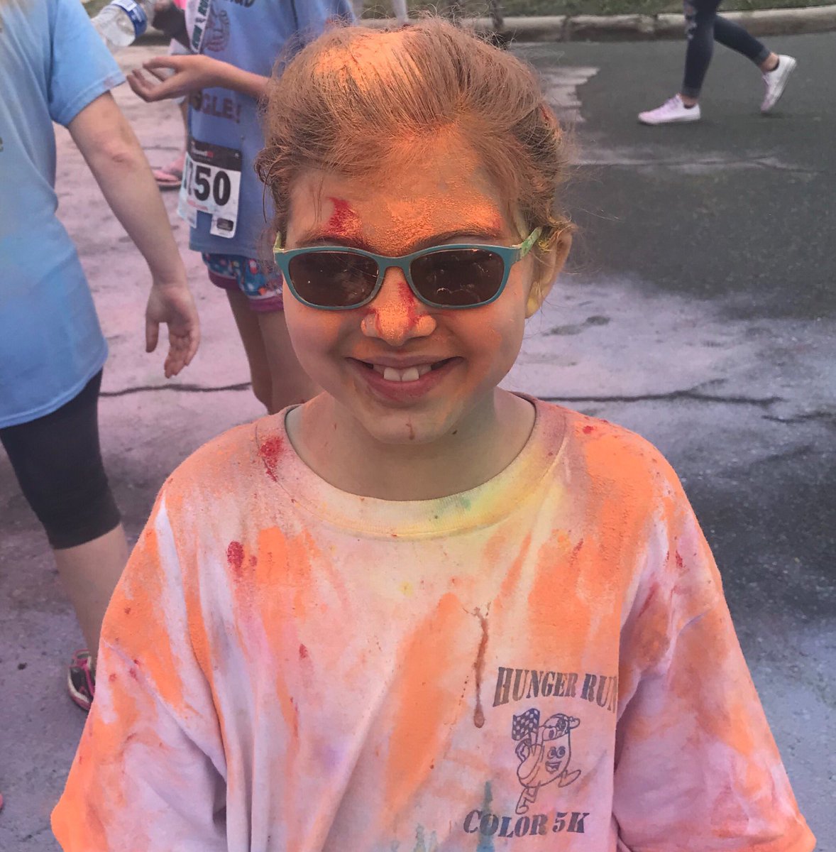 Erin_B_Edwards's tweet photo. Color Run 5K @WelcomeElemNC #runningclub #hungerrun #5thgrade https://t.co/1IQVP6MLvi