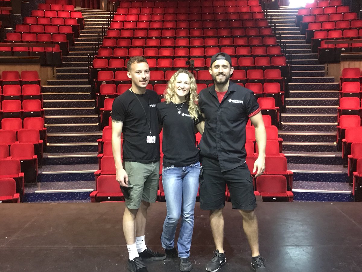 rorydaviess's tweet photo. A slightly older and slightly bigger dreamteam of 2015 reassemble to smash today’s shows !! #hptd @harlowplayhouse #rorysoutofretirement https://t.co/fLTJZLLpgz