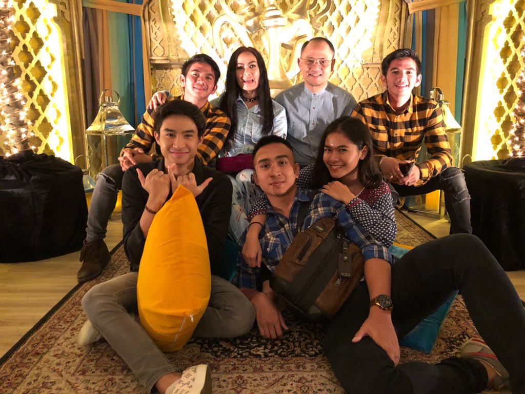 Bismillah..semoga bisa tetap menjalin silahturahmi dengan baik..selalu konsisten dalam kebaikan,,amin amin..
Sehat sehat yah mami papi mama papa,,😘😘🙆‍♂️🙆‍♂️ #RizkiRidhoICanSeeYourVoice