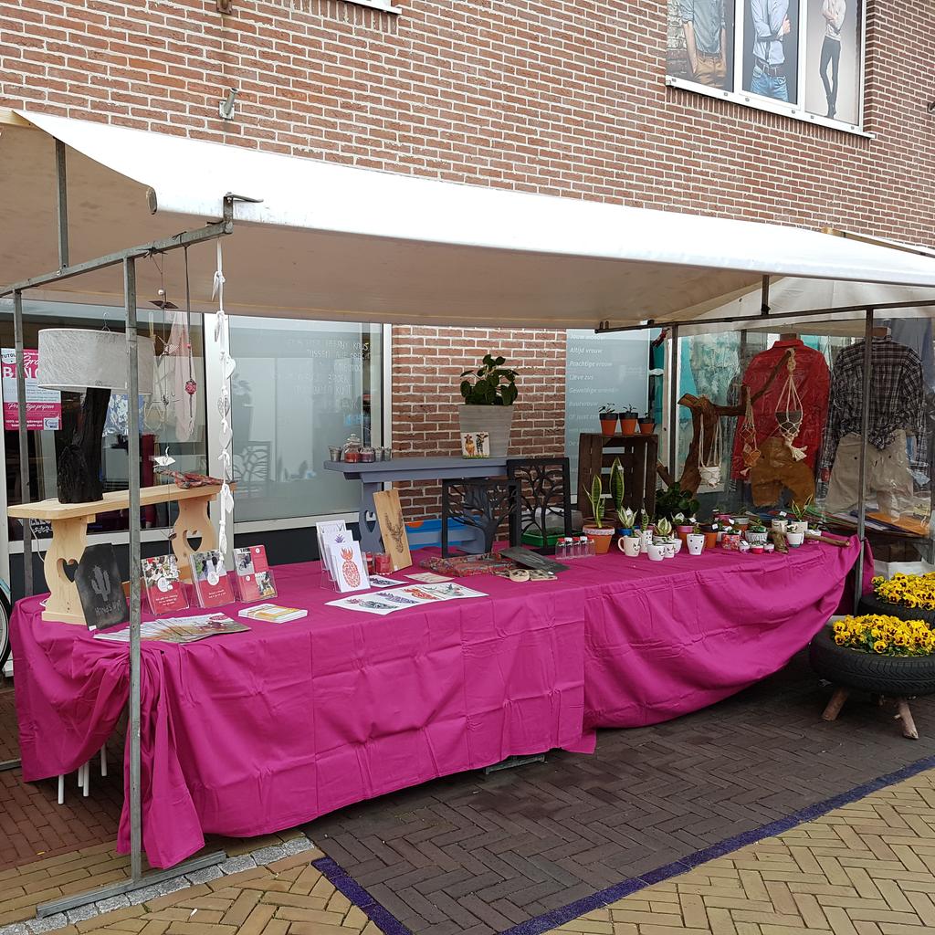 We zijn losssss!
#havendagen #markt #braderie #vollenhove #stichtingjy