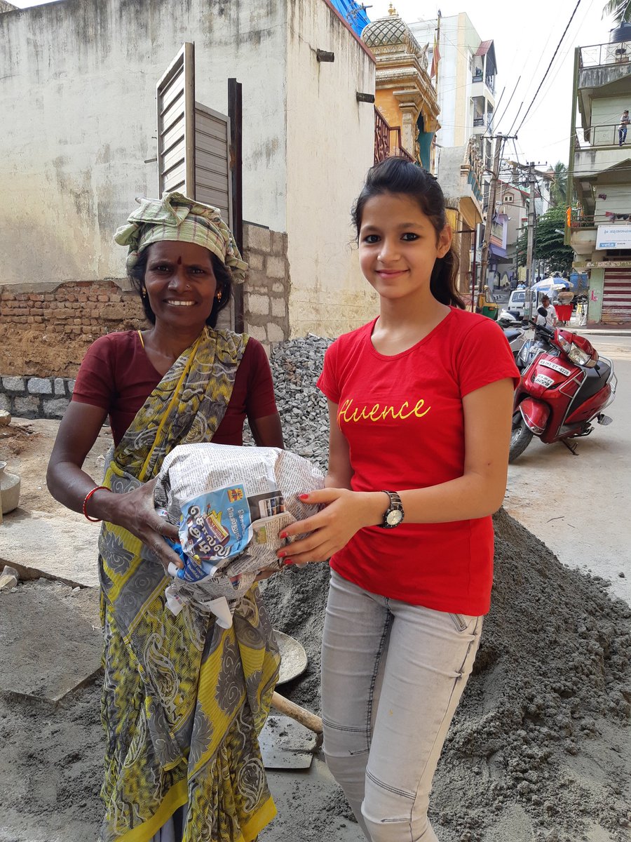 poojamandotar's tweet photo. Donated old clothes to needy people..deed of the day @adadofficial @sujitlalwani @i3official @iU_KunalJain @iu_bharathgc https://t.co/FYPhHcRyLK