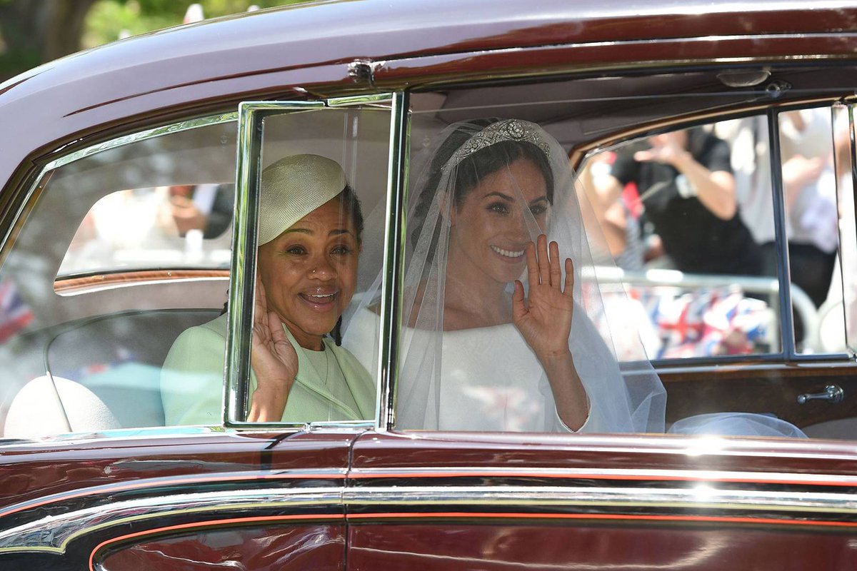 BritishVogue's tweet photo. Every picture you need to see from the #royalwedding: https://t.co/CCYNpdWESG https://t.co/pS3tH5h5jV