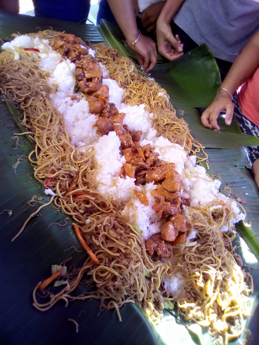 Cjames_Alastra's tweet photo. Tara Foods tato😂😋😋
Sarap pag Libre😂😂
#FoodIzLife https://t.co/T3bzSGtmt8