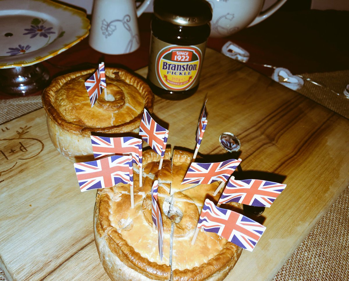 Brits abroad trying to be as English as possible for #RoyalWeddingLive