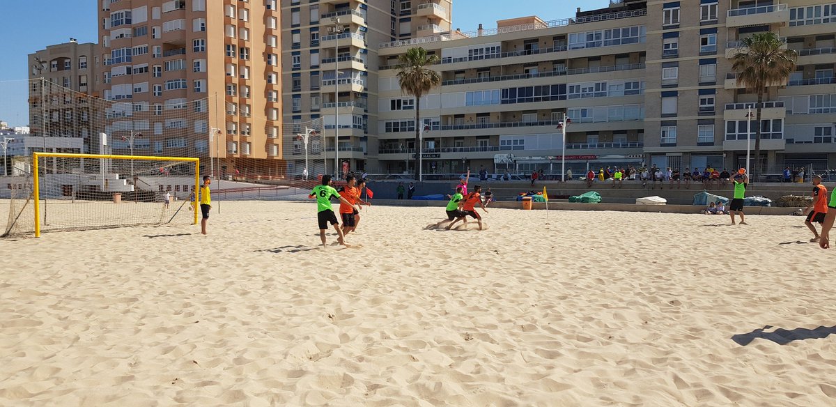 Buenos resultados los de hoy !!
<a href="/cdmentidero/">C.D. Mentidero Cadiz</a> 4 - 4 <a href="/BarbateP/">Barbate Fútbol Playa</a> 
Y victoria en la tanda de penaltis!!
El Puerto 2 - 6 <a href="/BarbateP/">Barbate Fútbol Playa</a> 

+4 puntazos los de hoy que nos colocan 2° en la clasificación!!