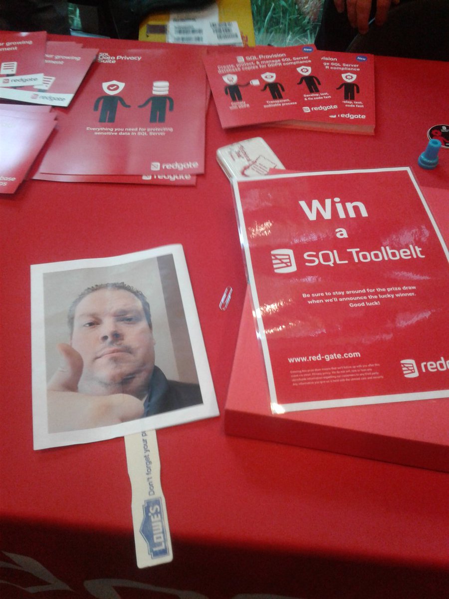 sqlstudent144's tweet photo. And of course #FlatJeff  had to visit @redgate https://t.co/XvGoA6rUwP