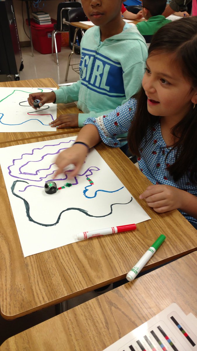 tarapatton's tweet photo. Aldine Magnet Robotic Workshop! Kinder-2nd graders learning how to code with @Ozobot ! @AldineISD @Carterlibrary15 @kujawaeagle @RaymondAcademy @Kemily831 @RaymondSTEMlab @whiteconstance1 @aldinemagnet https://t.co/6lnUIl10lP