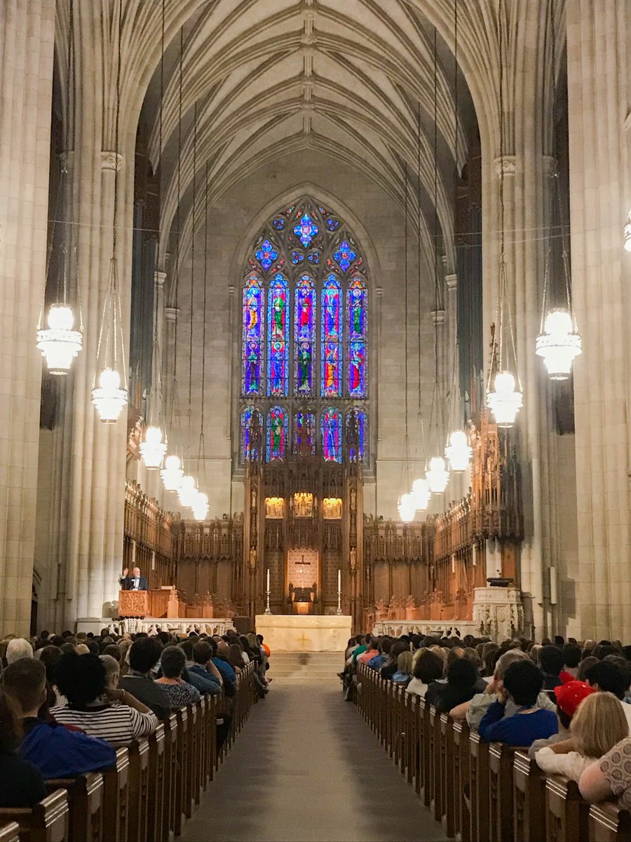 DiscoverDuke's tweet photo. Dean Guttentag welcomes North Carolina/South Carolina Open House attendees in Duke Chapel! We are excited to introduce rising high school juniors and seniors from the Carolinas to the academic and co-curricular opportunities at Duke. #onlyatduke https://t.co/NJ3hnYxsLV