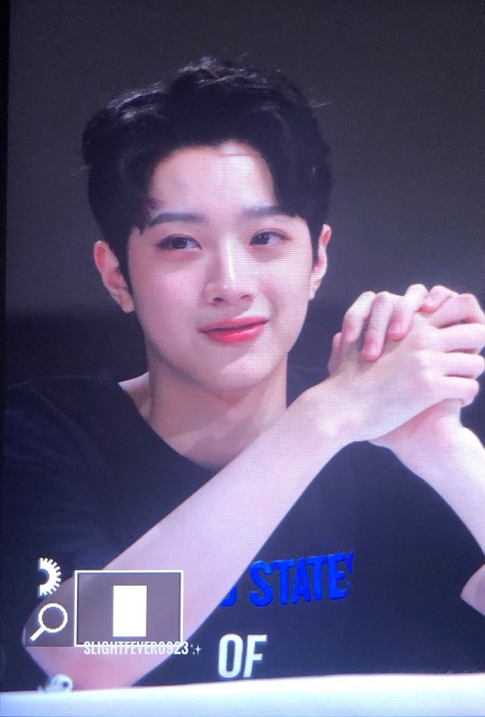 slightfever0923's tweet photo. 180519 lensnine fansign preview
#라이관린 #赖冠霖 #LaiKuanlin 
#워너원 #WANNAONE https://t.co/rEzgpJWXzv