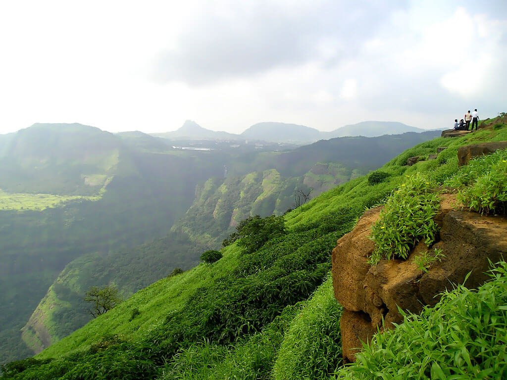 flights2indiauk's tweet photo. At a distance of 18 km from Mahabaleshwar, 48 km from Satara, 104 km from Pune and 254 km from Mumbai, Panchgani also called Paachgani is a famous hill station and municipal council in Satara district of Maharashtra.

#Panchgani #Maharashtra #HillStations #Explore #Travel https://t.co/yQmF8XTUMP