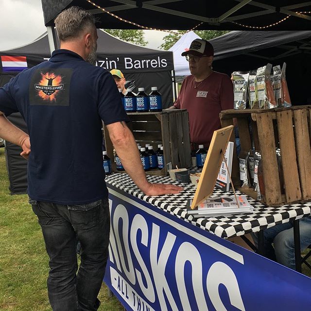 SeaSideSmokers's tweet photo. De Sea Side Smokers doen zoals alle jaren mee met de Tony Stone in Hoofddorp #seasidesmokers #bbq🍖 #bbqteam #tonystonelowandslowbbqcompetition @noskos #noskos #noskosbbq https://t.co/tCf8WZVVzn https://t.co/lTzMopMMxU