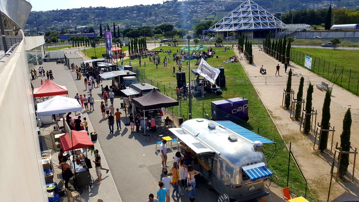 MuseeduSport's tweet photo. On apprécie la vue depuis le parvis de l'@AllianzRiviera 😉 #NuitDesMusées #CrossoverSummer #StreetFoodParty #Nice06 https://t.co/0t7mWQ8BYI