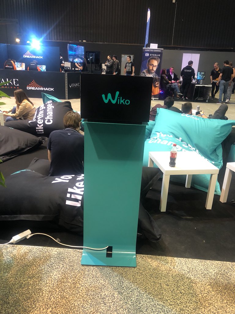 Sunny_5631's tweet photo. Petit espace détente les amis 👍😍 #wikodreamhack https://t.co/7yKpHFhpXg