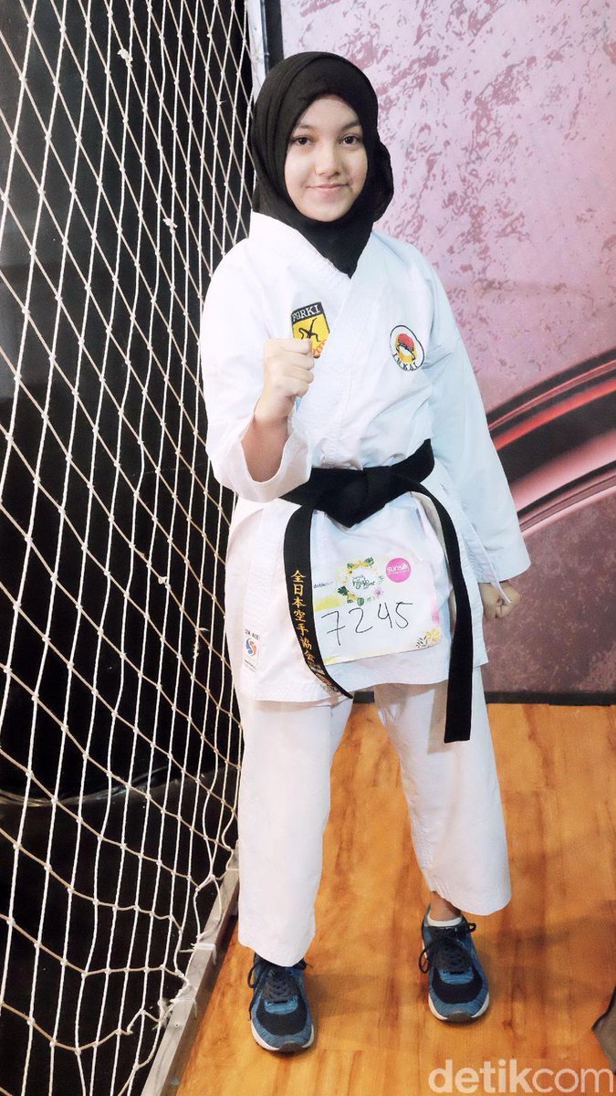 detikcom's tweet photo. Jago Karate, Hijabers Bertubuh Mungil Ini Direkrut Badan Intelijen Negara https://t.co/QApEnJ7ZGA via @wolipop https://t.co/wzozdncpeq