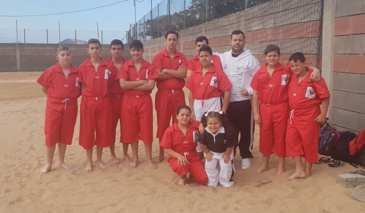 clcastromorales's tweet photo. Buena mañana de lucha canaria en la 7° Concentración delas Escuelas en las instalaciones de arena del Barrero, en el municipio de Ingenio.
#CastroBien #Cantera #Escuelas https://t.co/jq9fKT2uQ2