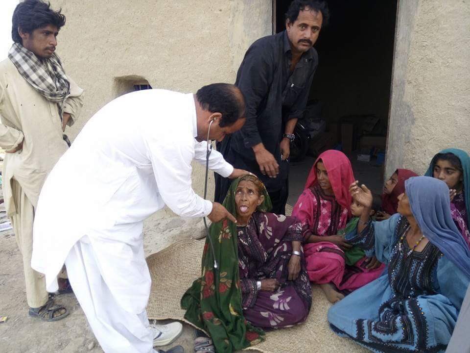 Gwahram_Baloch's tweet photo. A moment of shame for The chief minister and authorities that people in his constituency are dying because of polluted water. Most of the Rural and some parts of urban Balochistan is suffering due to scarcity of clean drinking water..
#listislong
@Senator_Baloch @MirAQBizenjo https://t.co/C7vhC6w8MV