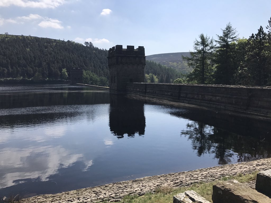 stevehigh4's tweet photo. Forgotten how great the dry trails are in#peakdistrict - stunning day out in the sun on @bikeonscott . #aatr #mtbexplore #cycling #goride #whyIride #exploremore https://t.co/lr6UFWhI28
