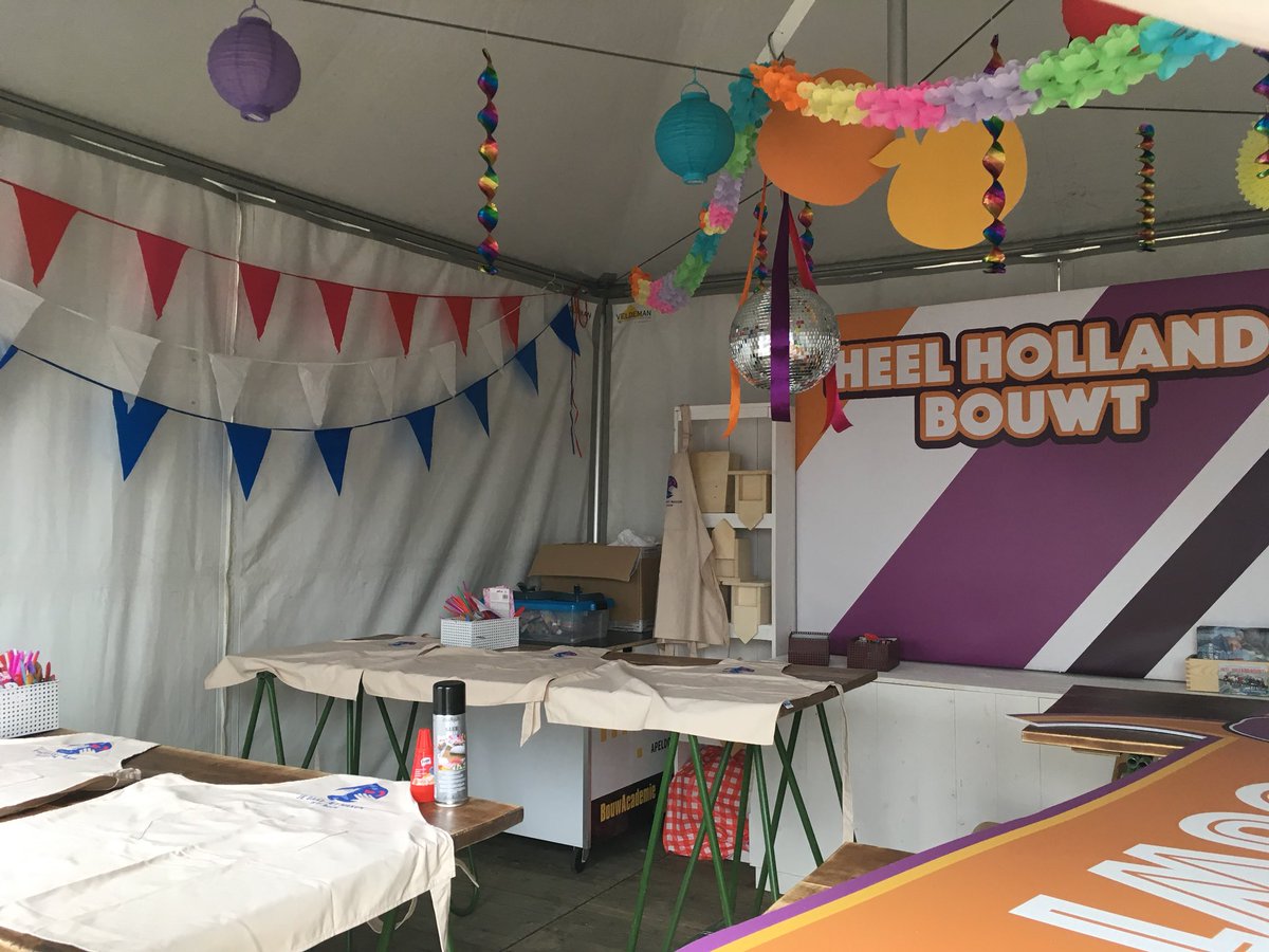 Schorten klaar??? BOUWEN maarrrrr! Wij zijn er klaar voor... HEEL HOLLAND BOUWT op de <a href="/LibelleZomerwk/">Libelle Zomerweek</a> #jegaathetmaken