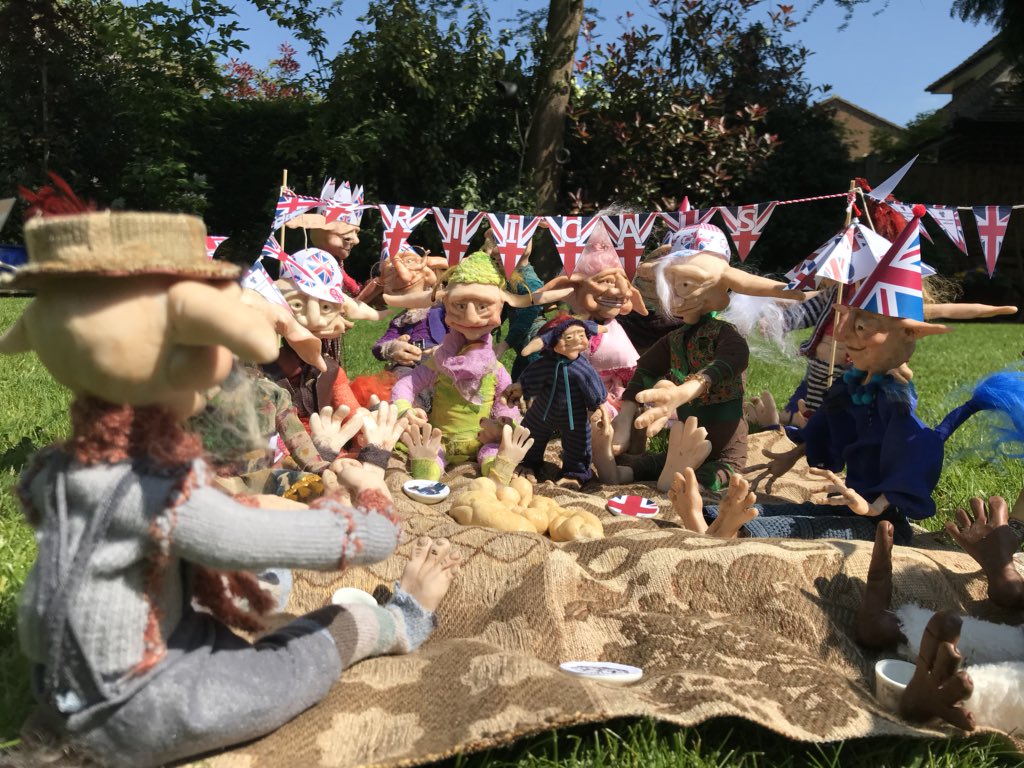 Congratulations Harry &amp; Meghan.. now it’s time to celebrate &amp; have a royal party #RoyalWedding2018 #HarryandMeghan #Autism #autistic #RoyalWedding #PrinceHarry #meghanmarkel #bunting #actuallyautistic #Autism #autismawareness #Autistic #partytime