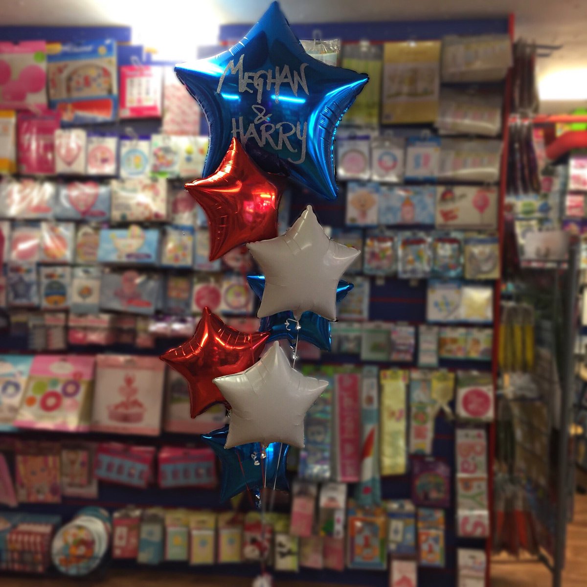 LDNBalloonShop's tweet photo. Congratulations Meghan &amp; Harry, wishing you a lifetime of happiness together #RoyalWedding https://t.co/MMPRKQDZL9