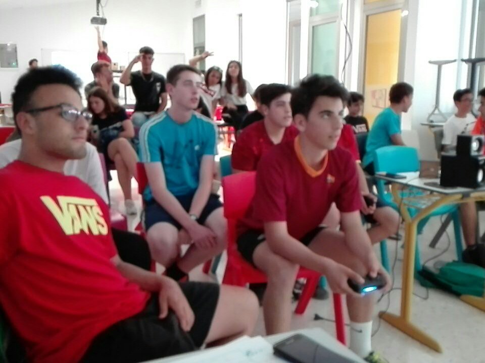 ColegioEP's tweet photo. #seguimos #XJornadaSolidaria #comienzamos #torneo #Fifa https://t.co/PnDJkio10a