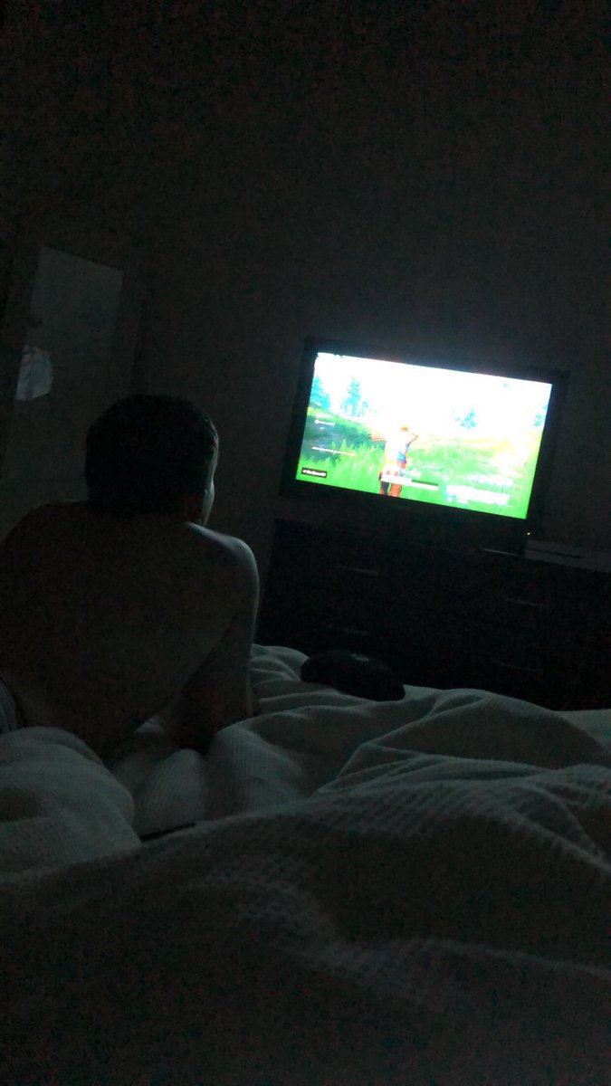 Marayrayyyy's tweet photo. Thinks he’s annoying me by playing xbox and not paying me attention when really I’m just listening to @BTS_twt new album on repeat. Who’s the real winner here 😏😏😏 #obviouslyme #IVoteBTSBMMAs #FAKE_LOVE https://t.co/67VzyRyNqq