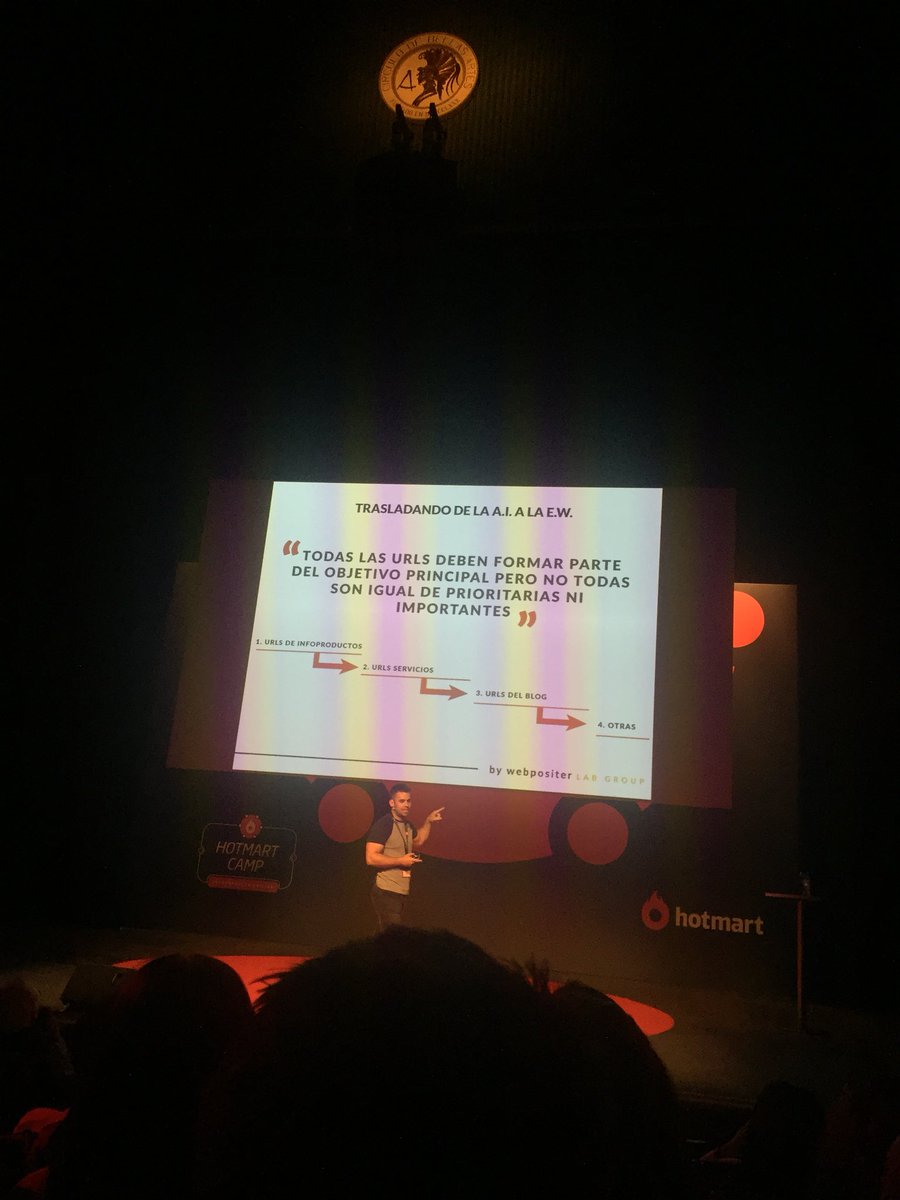 equisele's tweet photo. En el #HotmartCamp #Madrid @Lu1sma menos técnico q cualquiera de sus lives y orientado al #seo #infoproducto 👏🏻 gratamente sorprendido @hotmart_es https://t.co/99PJxNmbFK