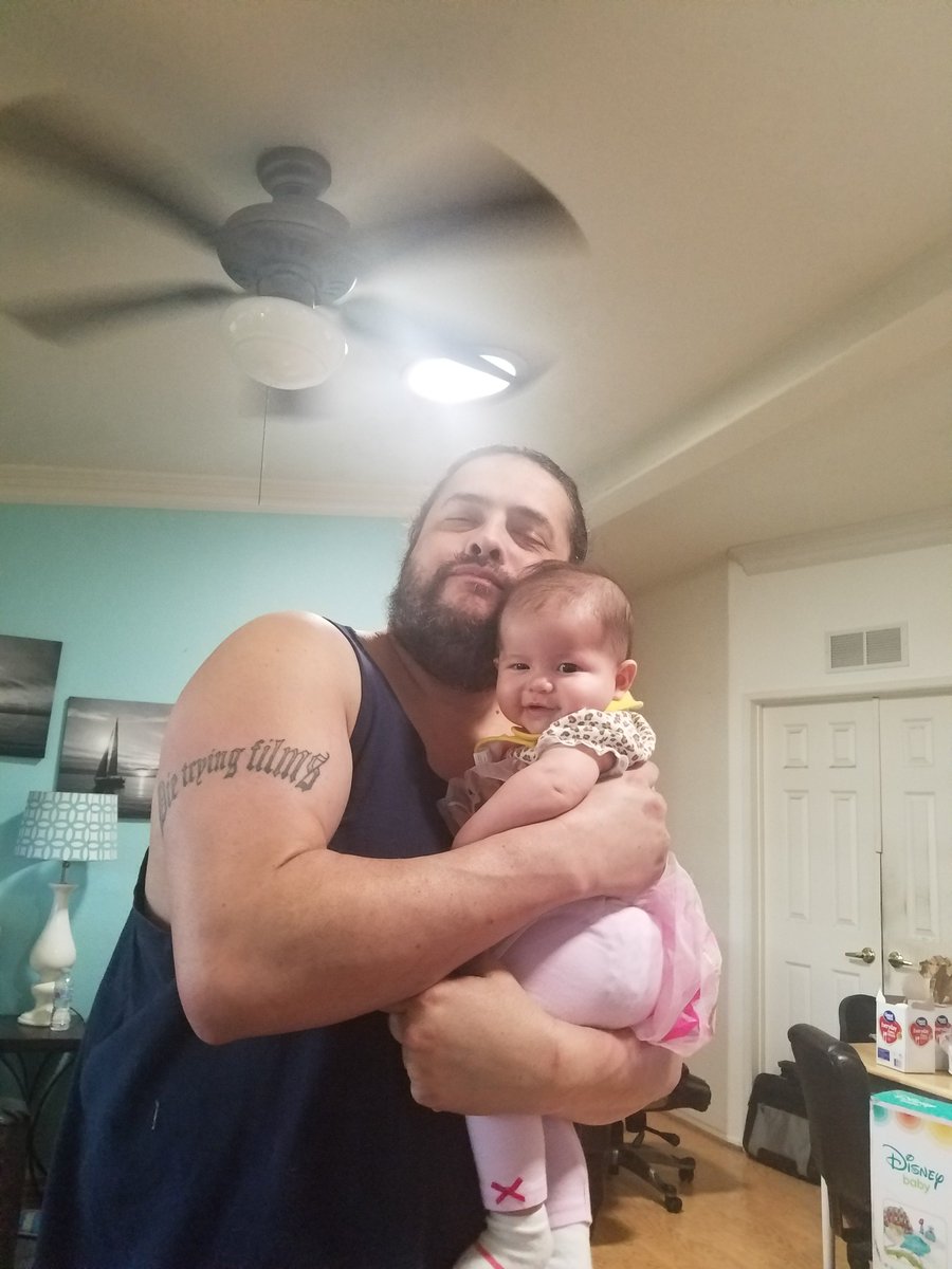 shawncerda's tweet photo. a pic of possibly the cutest niece ever!! as always, This 2 prt film? Hard 2 do. I made 2 #movies. No crew. 2,500 apiece. All my $. 4 A good coz. &amp; now I DELIVER PIZZAS https://t.co/3dd5bCsj6z  mexican/white/#100%human https://t.co/NLq7PyxTjG