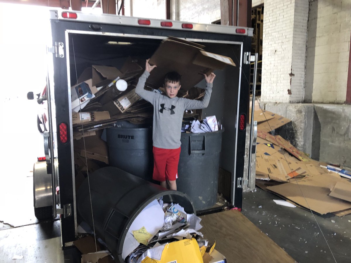 MEPintus's tweet photo. Unloading the recycling. @JMHSMonarchs https://t.co/yk8xUUdx05