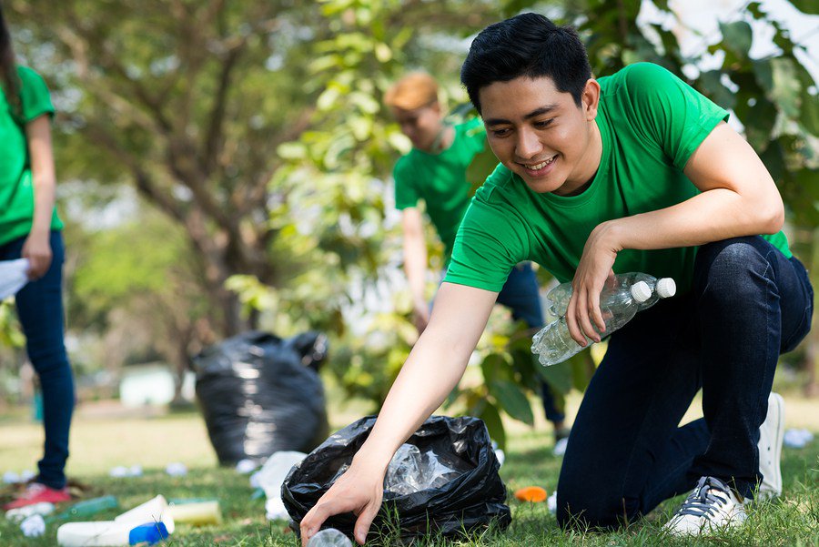 camsciencecntr's tweet photo. Are you #passionate about the environment?
We need you to join us on community litter pick during half term: https://t.co/1mzDGH1qbQ
Enjoy an afternoon of FREE hands-on science at CSC after the litter pick, as a reward for your efforts to keep the city clean. #PlasticsWeek #fun https://t.co/9vzPqPc1Qu