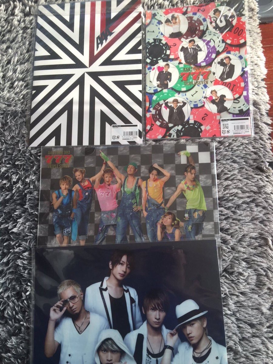 Mexshixchi's tweet photo. お譲りします( ¨̮ )
写真の他にもパーカーや
写真集やタオルあります！
気になる方は声掛けてください😌

#AAAグッズ https://t.co/8mfRudNi2S