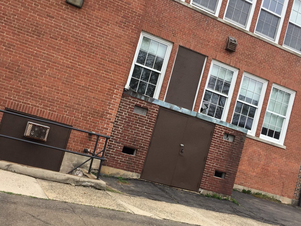 AcademySave's tweet photo. Town does not maintain our assets!  We painted the plywood!  Looks so much better in the center of town!  Madison Connecticut deserves better! Save our open space! #madisonct https://t.co/CSB8kOSfzQ