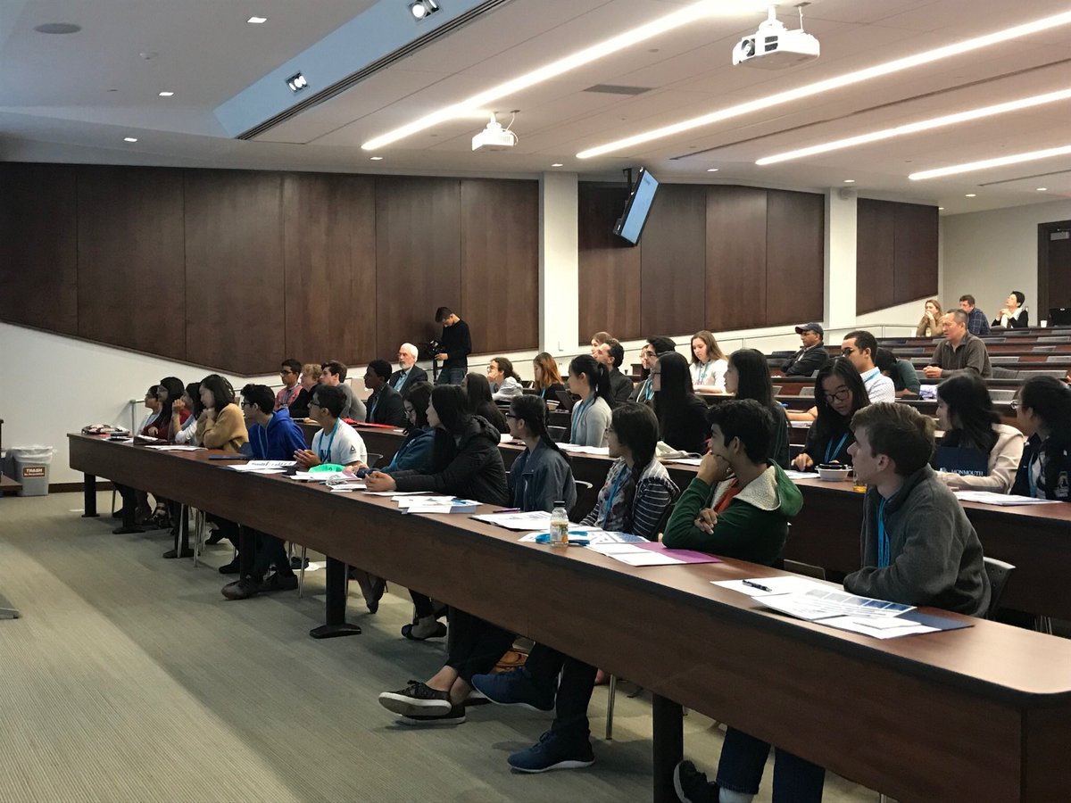 cSciencewriters's tweet photo. Learning about the creative process and receiving advice about amazing science writing 
#cSwForum #scicomm https://t.co/wymN0mSye4