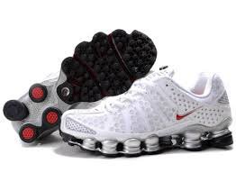 Soldat97223's tweet photo. La shoes la plus contrefaite de l’histoire des #Antilles #FWI 😂 https://t.co/im5otLoiDu