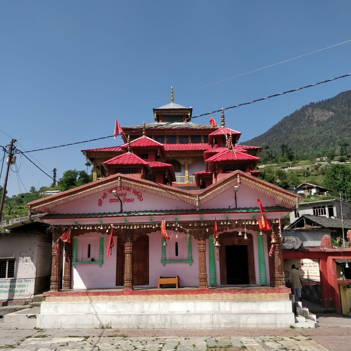 UTDBofficial's tweet photo. Amid the lush greens, with its captivating aura, the 500-year-old Someshwar & Jagdamba Temples in Raithal will embrace you, inner devotee,
#Bloggerbus #ChardhamPlus #Gangotri #Chardham #Uttarakhand #UttarakhandTourism #Simplyheaven #Incredibleindia https://t.co/sbWNfQdWOt