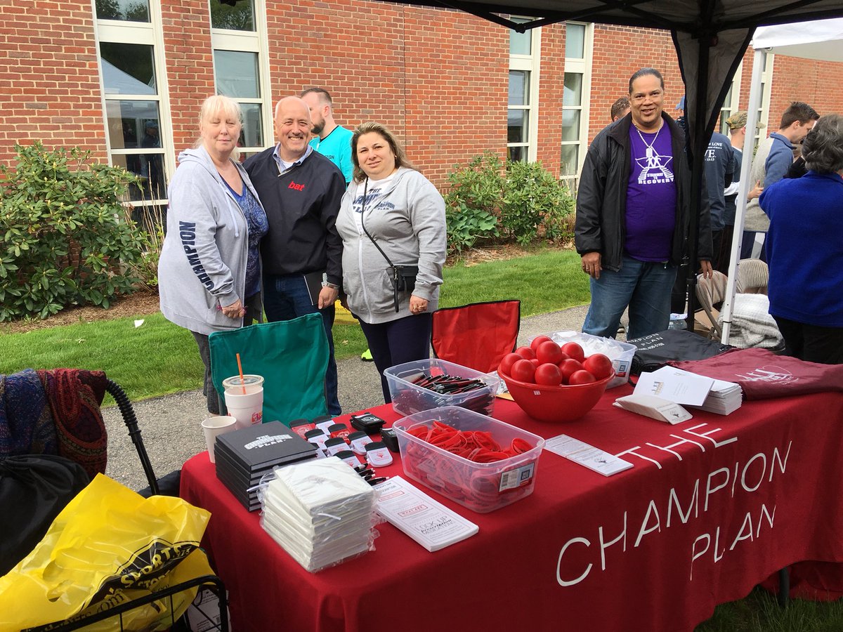 MayorBillCarp's tweet photo. Big turnout at @TeenChallengeSE #RunToEndAddiction. Over 1800 runners registered! TY to @BridgeStateU President Fred Clark for hosting! @OD_Prevention @nofirsttime713 @TheSAFE_project @StairwaytoRecov @GosnoldCapeCod @BrewsterEMS @endaddiction https://t.co/EDZh3fVHQ5