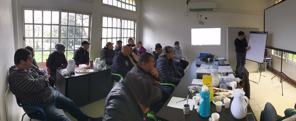 LEAN LEYENDA (@leanleyenda) on Twitter photo FORMACIÓN DE PROFESORES
Ahora junto a <a href="/DeportesAR/">Deportes Argentina</a> en sede #Fatima de @BAInclusion , estamos capacitando a todos los profes de las Escuelitas de iniciación al fútbol de los barrios del sur de la Ciudad
#LíderesDeportivos FORMACIÓN DE PROFESORES
Ahora junto a <a href="/DeportesAR/">Deportes Argentina</a> en sede #Fatima de @BAInclusion , estamos capacitando a todos los profes de las Escuelitas de iniciación al fútbol de los barrios del sur de la Ciudad
#LíderesDeportivos