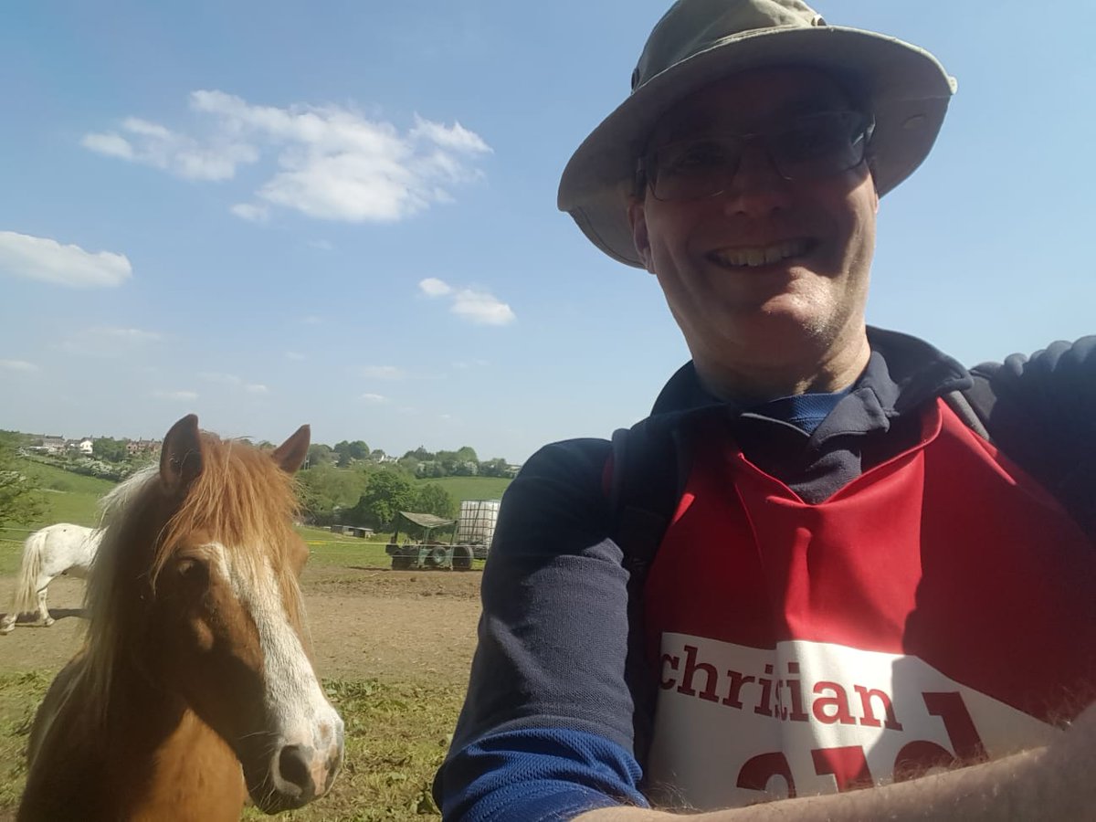 Photo bombed by horse, leaving Astwood Bank #20miles #christianaid justgiving.com/fundraising/pa…