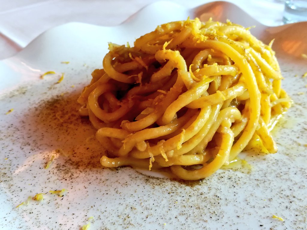 LaConsiglieria's tweet photo. .@Antoninochef -

Tra #bigoialporro  #raviolidibroccolofiolaro e #CheesecakeRedWhite di #chef #MassimilianoMinchio #ristorante #LaStaffa #SanZenonedegliEzzelini trovo un ingrediente 2* @guideMichelinFR
...

@anboemo @MilenaLazzaroni @Barbaga3Gaetano @trevisotoday @marcatreviso https://t.co/FScjFZek6O