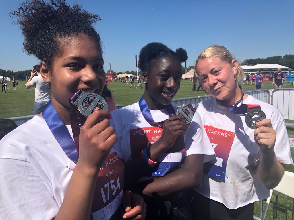 thetabcentre's tweet photo. Our girls have run the Hackney 5K in 34 mins!! Please support us as we raise money to feed the homeless, a youth club and other community projects! 🙏 #hackney5K #shoreditch #shoreditchtab #community #charity https://t.co/zyvzuv8Ggl https://t.co/xOuYMAozpm