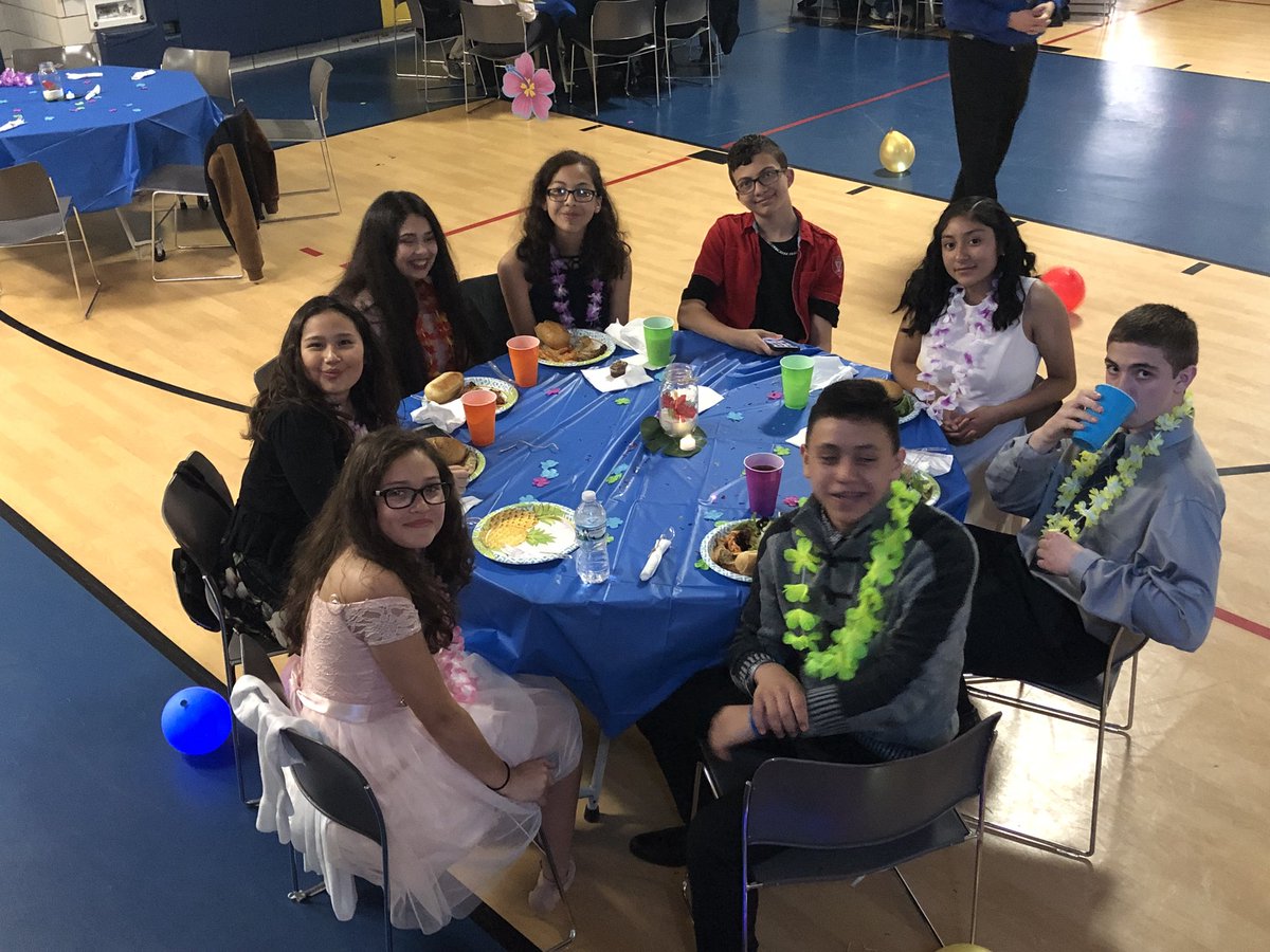 Gracebottalico's tweet photo. Enjoying their eighth grade dance. https://t.co/Mx8bwzsZuR